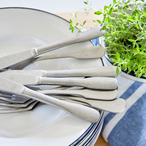 https://www.yvonne-estelles.com/cdn/shop/collections/costa_nova_flatware_1160x.jpg?v=1598030363